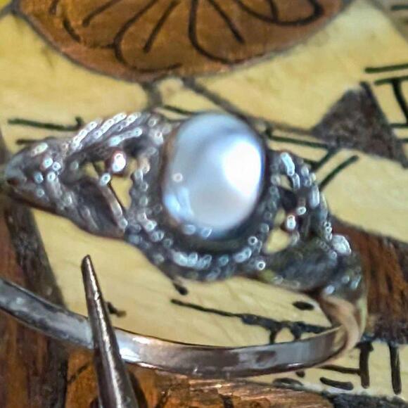 Lot of 925 Silver & Mother of Pearl Pendant Necklace 18" & pearl ring size 5.25 - Picture 8 of 9